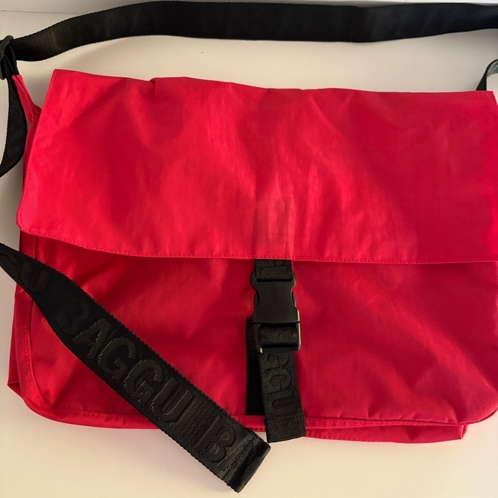NWT BAGGU Nylon Messenger Bag - Picture 6 of 13